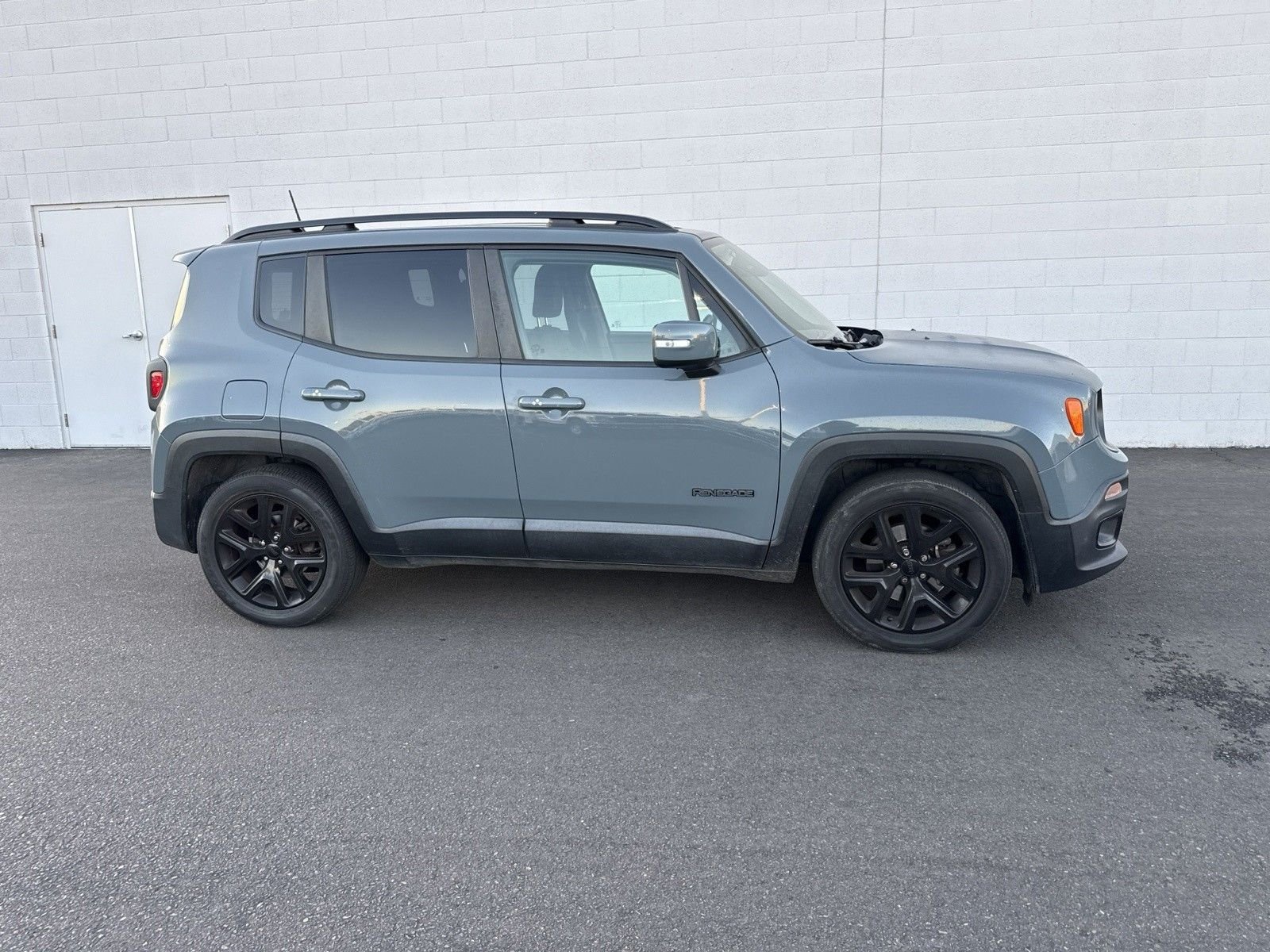 Used 2018 Gray Jeep Latitude image 1