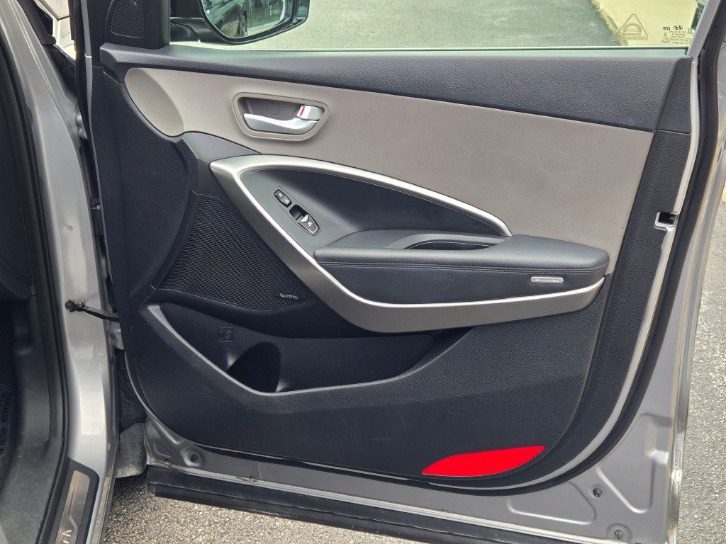 Used 2016 Frost Hyundai Limited image 4