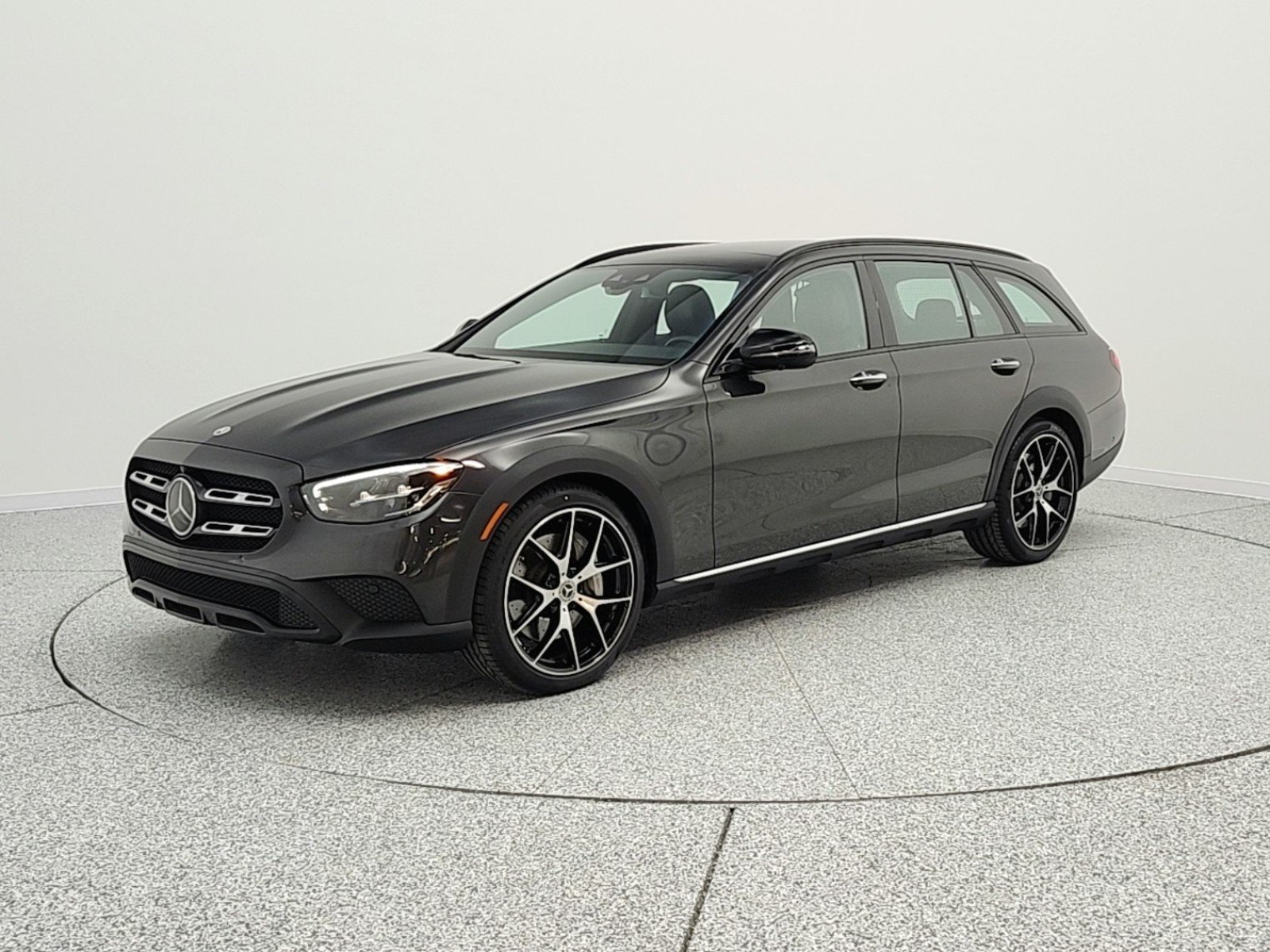 2023 Mercedes-Benz E-Class E450 4MATIC All-Terrain's photo