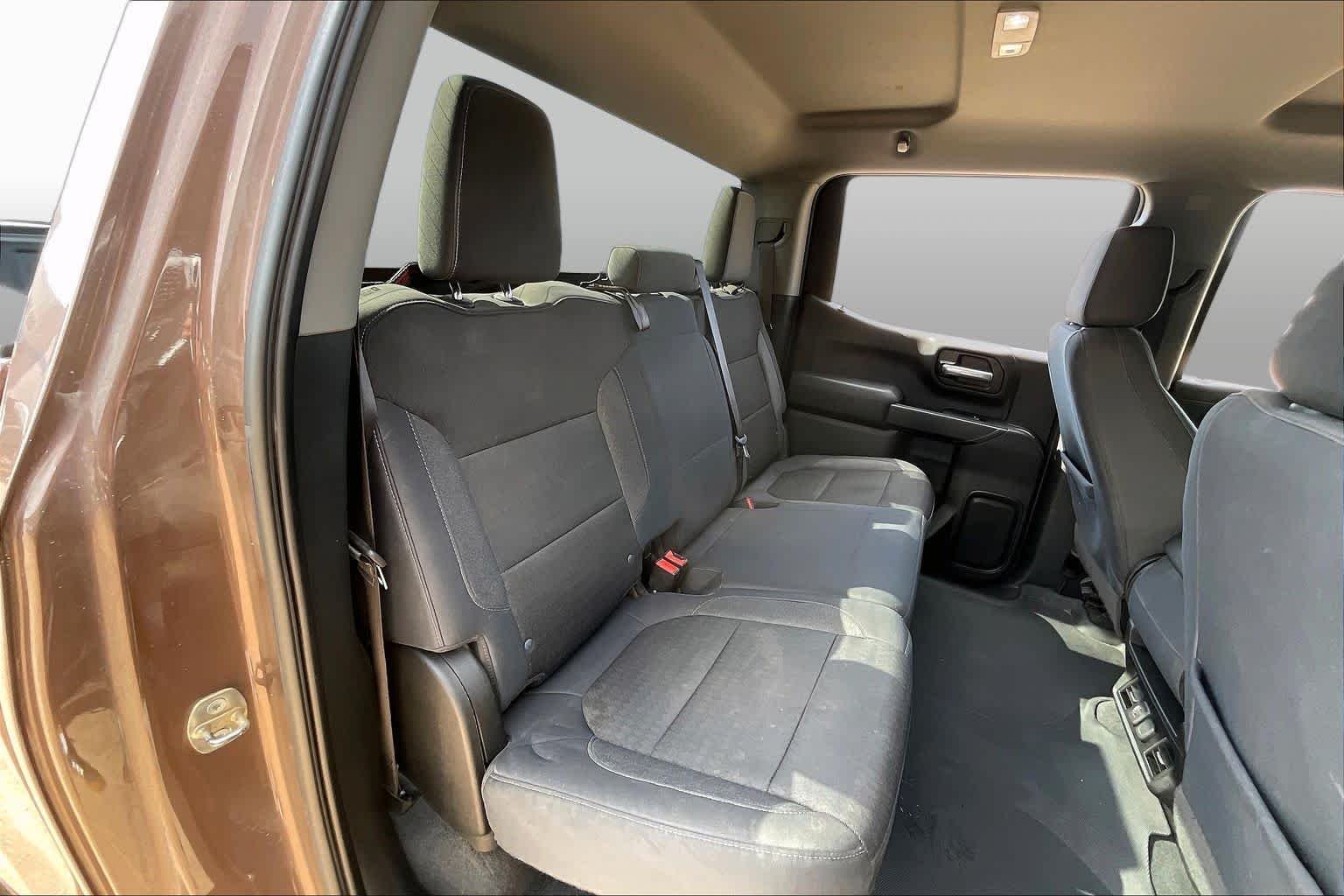 Used 2019 Oakwood Metallic Chevrolet LT image 19