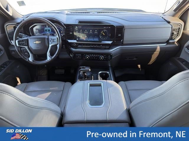 Used 2022 Iridescent Pearl Tricoat Chevrolet LTZ image 9