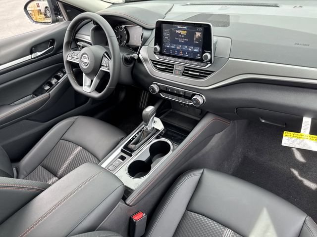 2025 Nissan Altima SR - Photo 21
