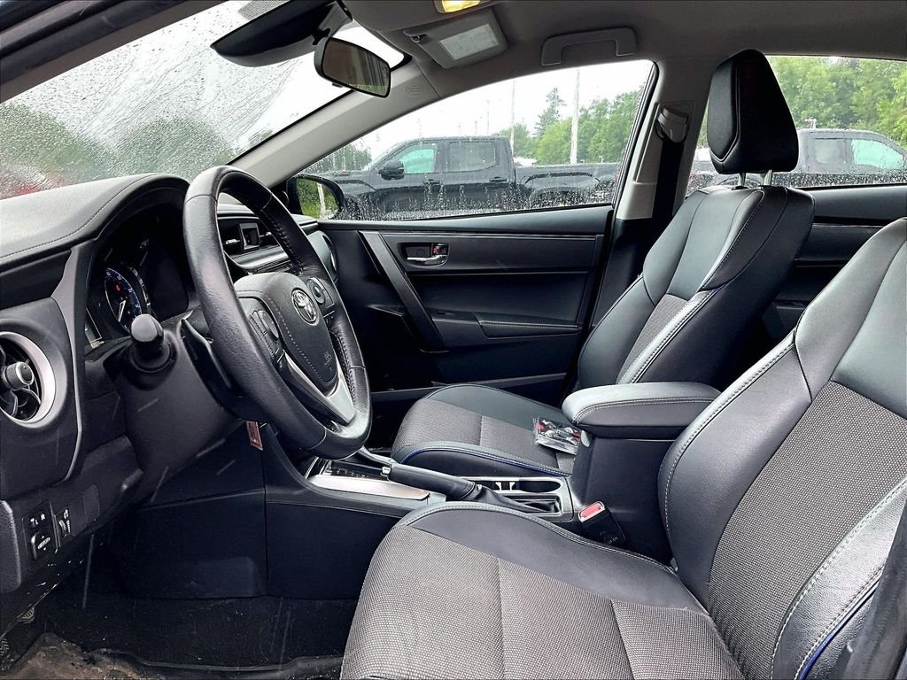 Used 2018 Gray Toyota SE image 4