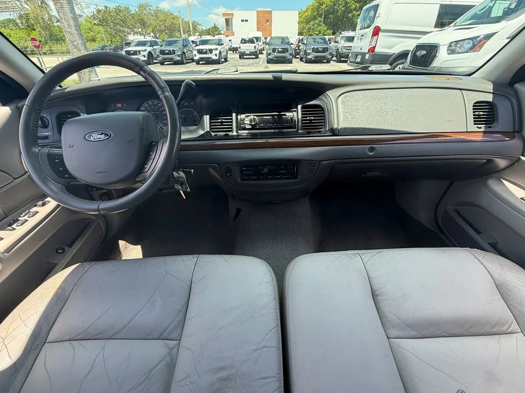 Used 2005 Silver Ford LX image 13