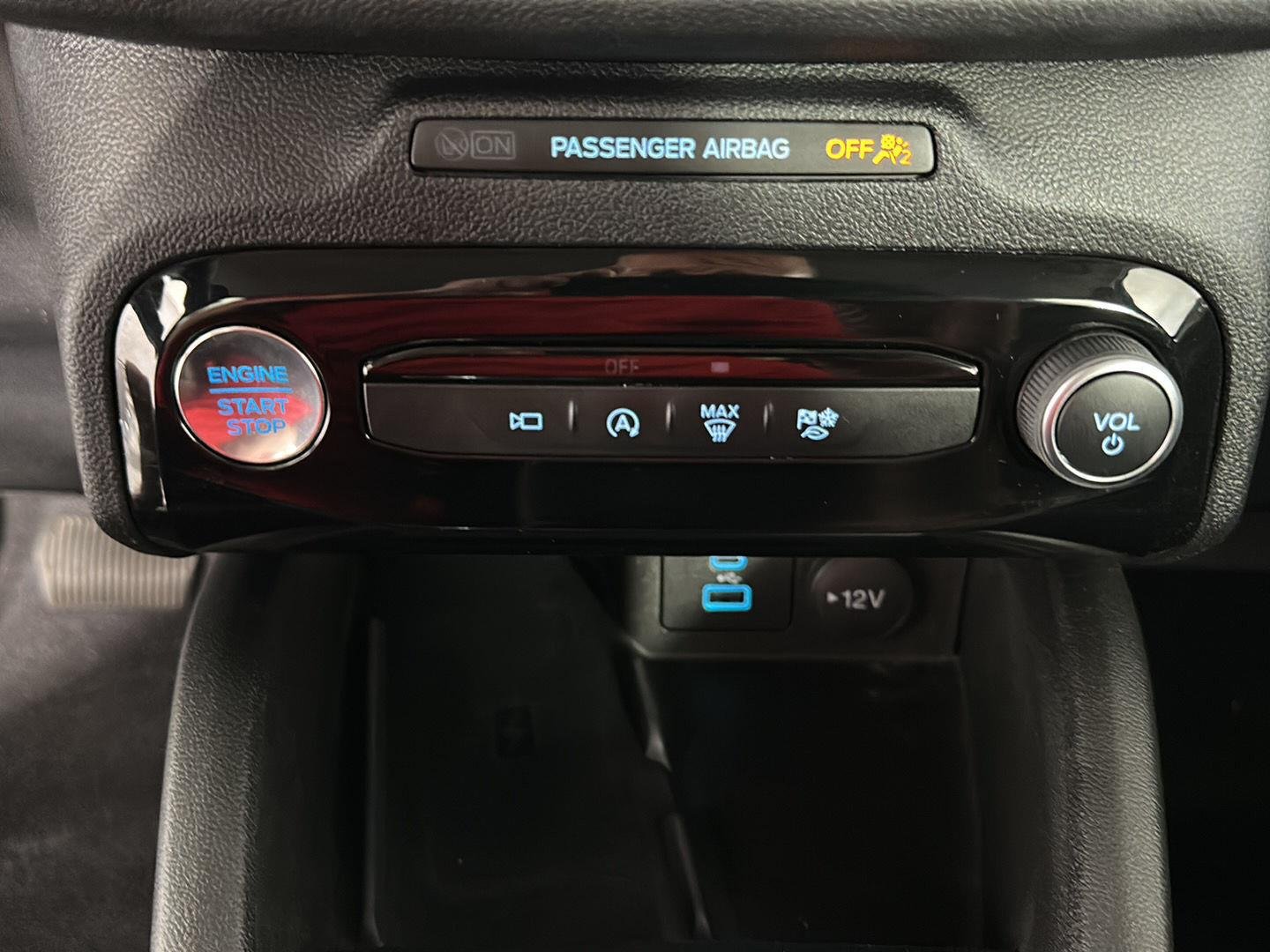 Used 2023 Agate Black Metallic Ford Active image 35