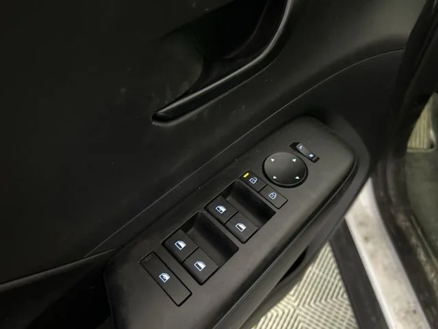 Used 2024 White Hyundai SEL image 12