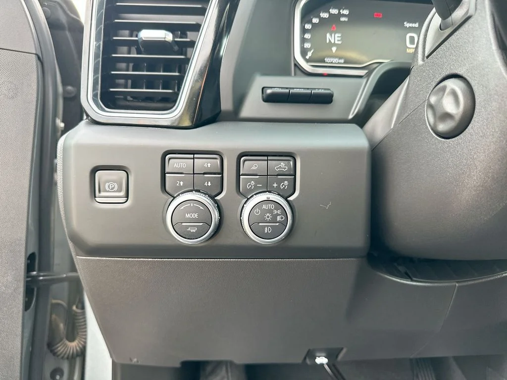 Used 2023 Silver GMC Denali image 8