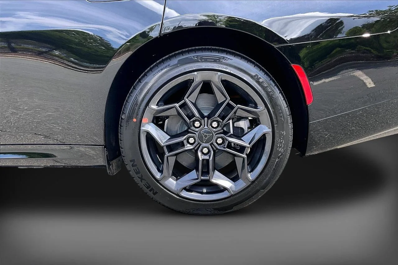 New 2026 Diamond Black Crystal Pearlcoat Dodge R/T image 31