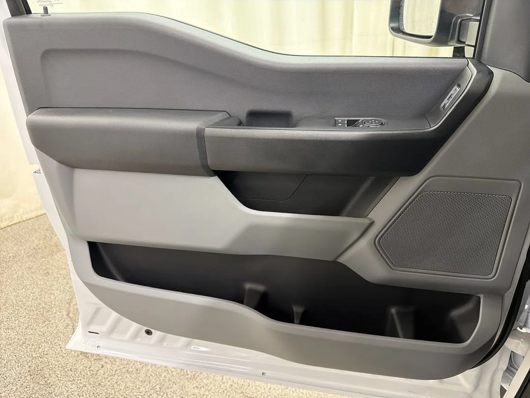 New 2026 Oxford White Ford F-550® XL image 16