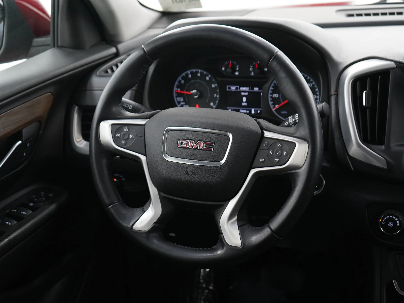 Used 2018 Red Quartz Tintcoat GMC SLE image 14