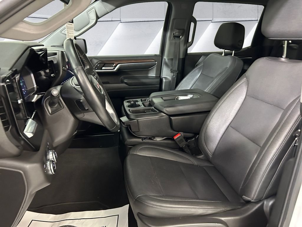 Used 2024 White GMC SLT image 7