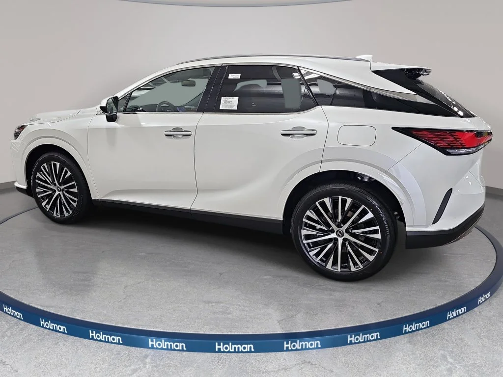 New 2026 Eminent White Pearl Lexus PREMIUM PLUS image 8