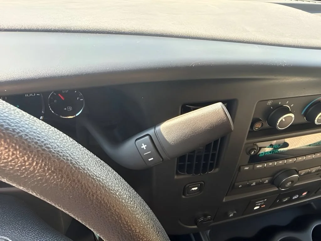 Used 2025 Summit White Chevrolet 1LT image 23