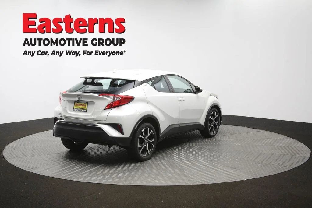 Used 2018 White Toyota XLE Premium image 40
