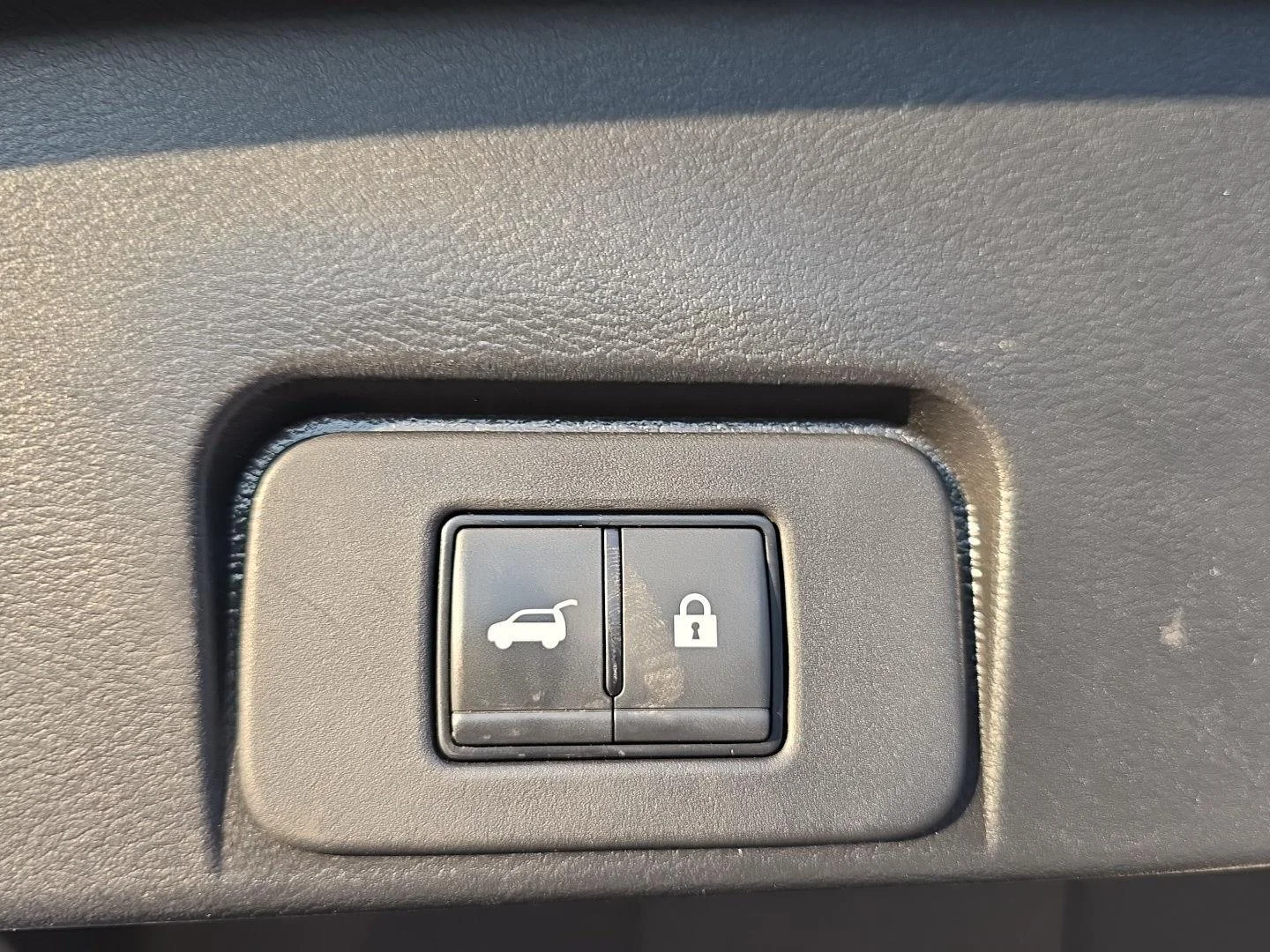 Used 2023 Gun Metallic Nissan SL image 7
