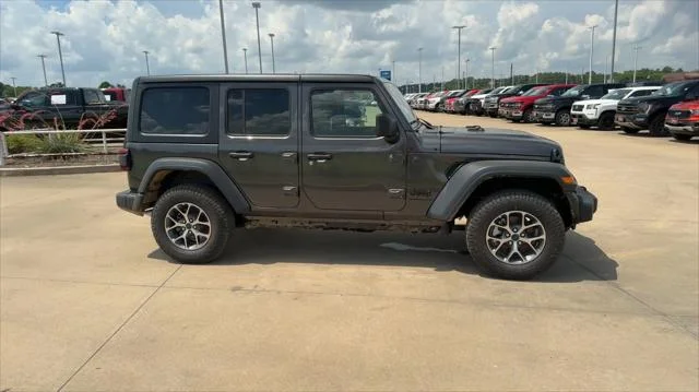 New 2024 Granite Crystal Metallic Clear-Coat Exterior Paint Jeep Sport S image 9