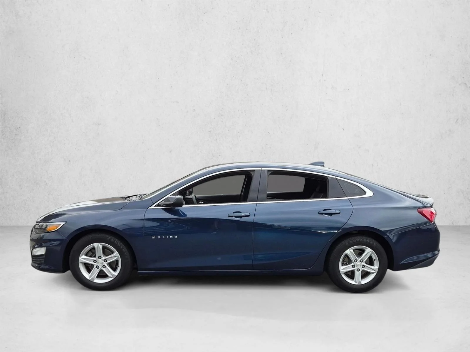 Used 2022 Northsky Blue Metallic Chevrolet LT image 8