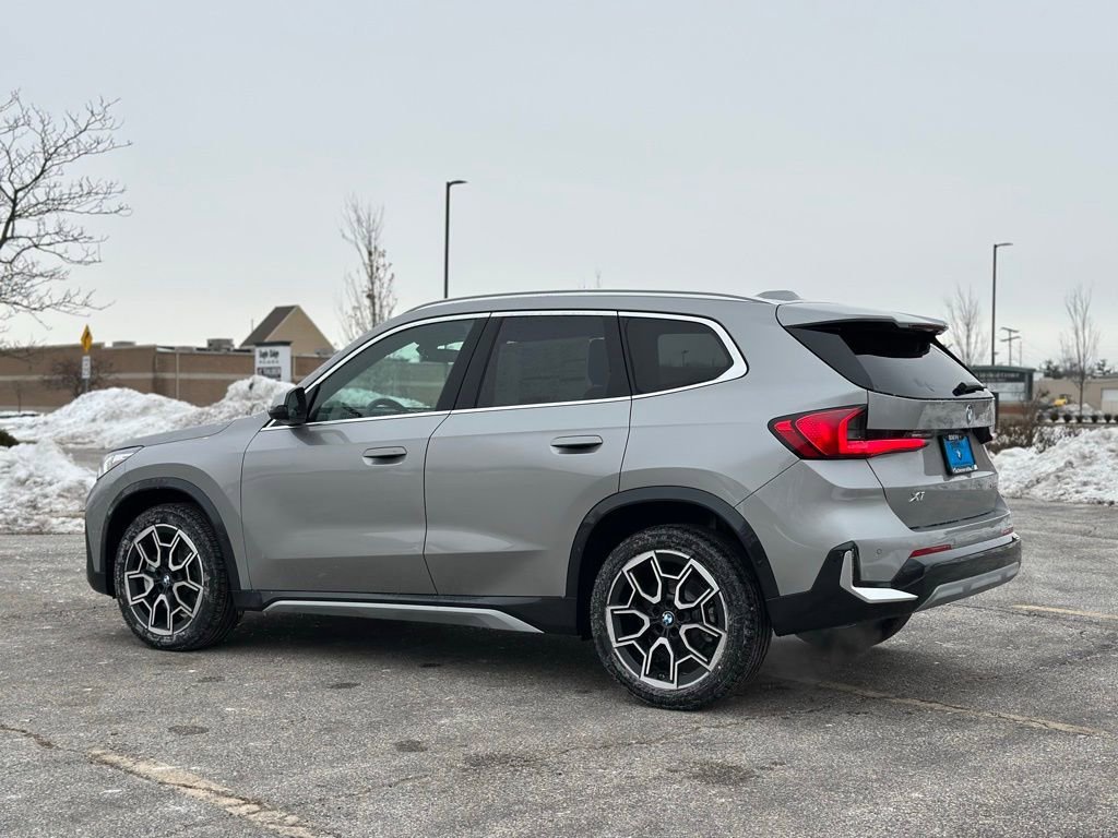 New 2026 Space Silver Metallic BMW xDrive28i image 5