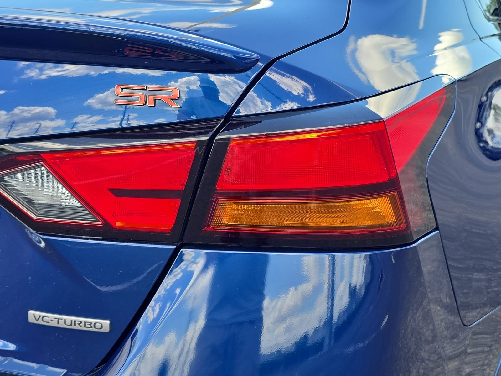 2023 Nissan Altima SR - Photo 8