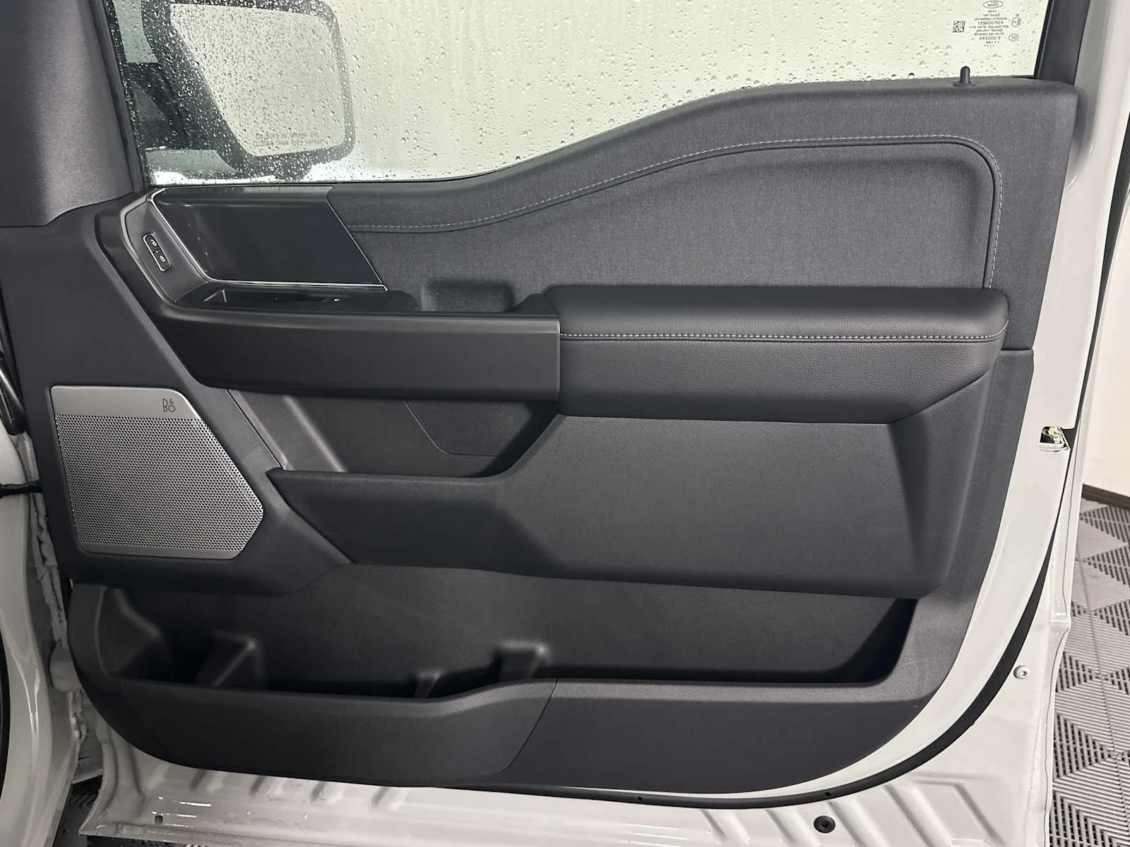 New 2026 Avalanche Gray Ford LARIAT image 18