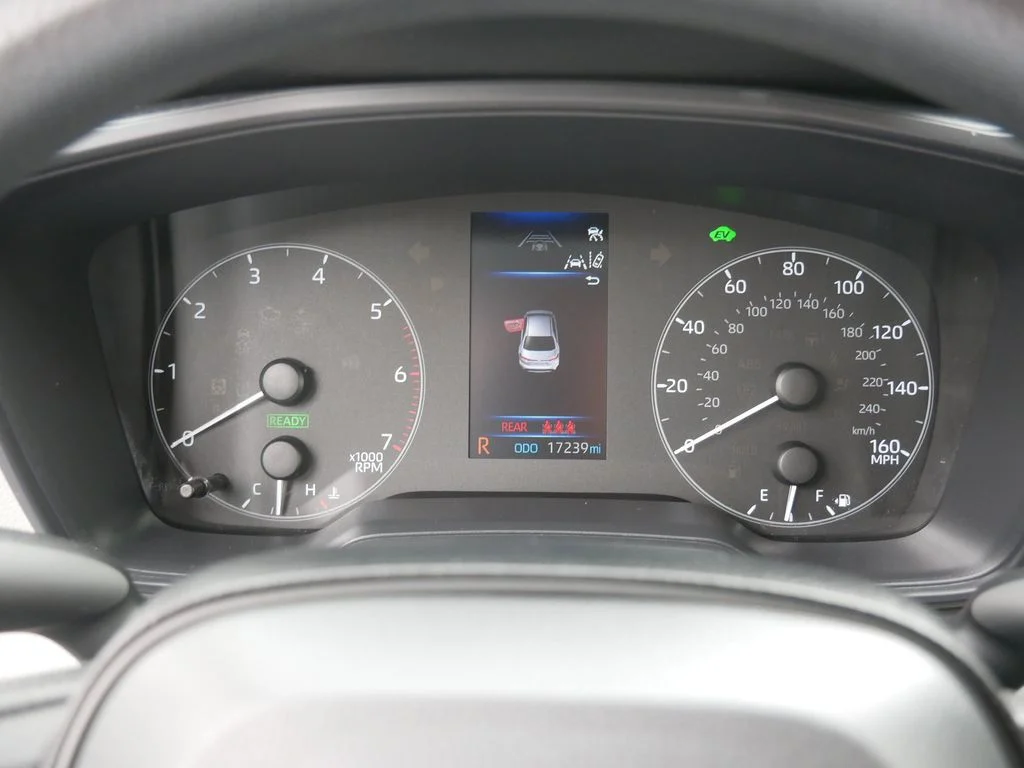 Certified Used 2025 Silver Toyota LE image 23