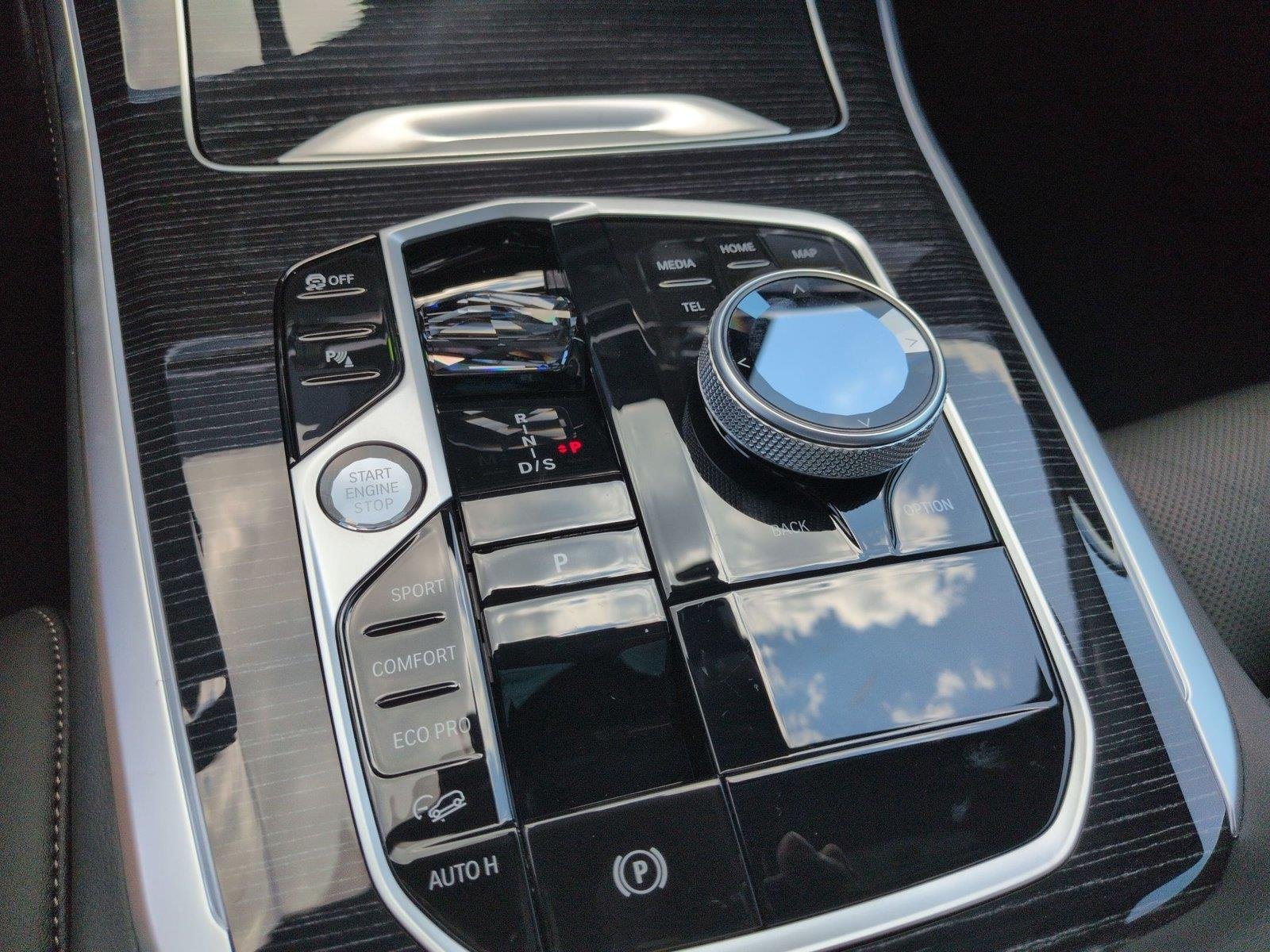 New 2026 Brooklyn Grey Metallic BMW M60i image 28