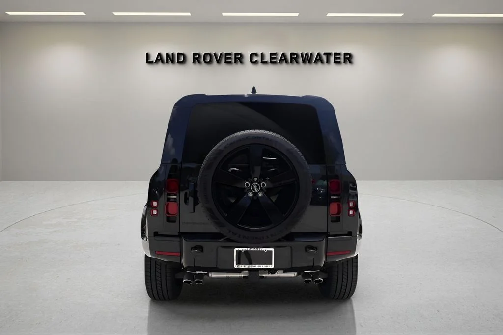 Certified Used 2025 Black Land Rover X-Dynamic SE image 4