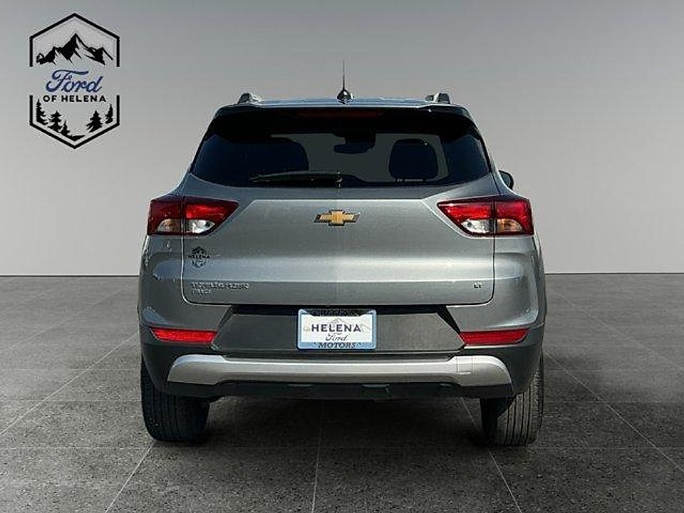 Used 2025 Sterling Gray Metallic Chevrolet AWD LT image 4