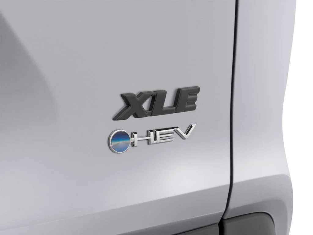 Used 2025 Silver Toyota LE image 33