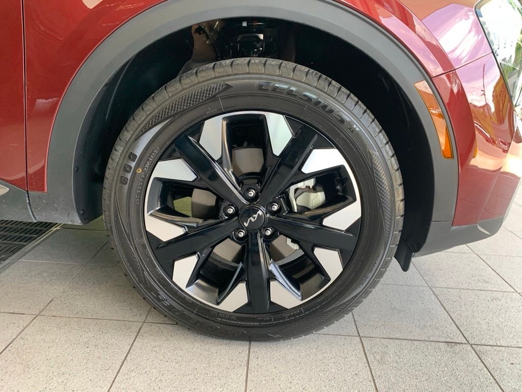 Used 2023 Red Kia X-Line image 23