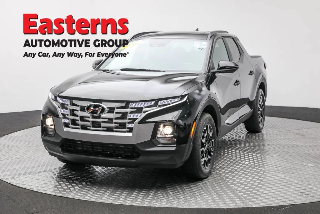 Used 2022 Black Hyundai SEL image 1