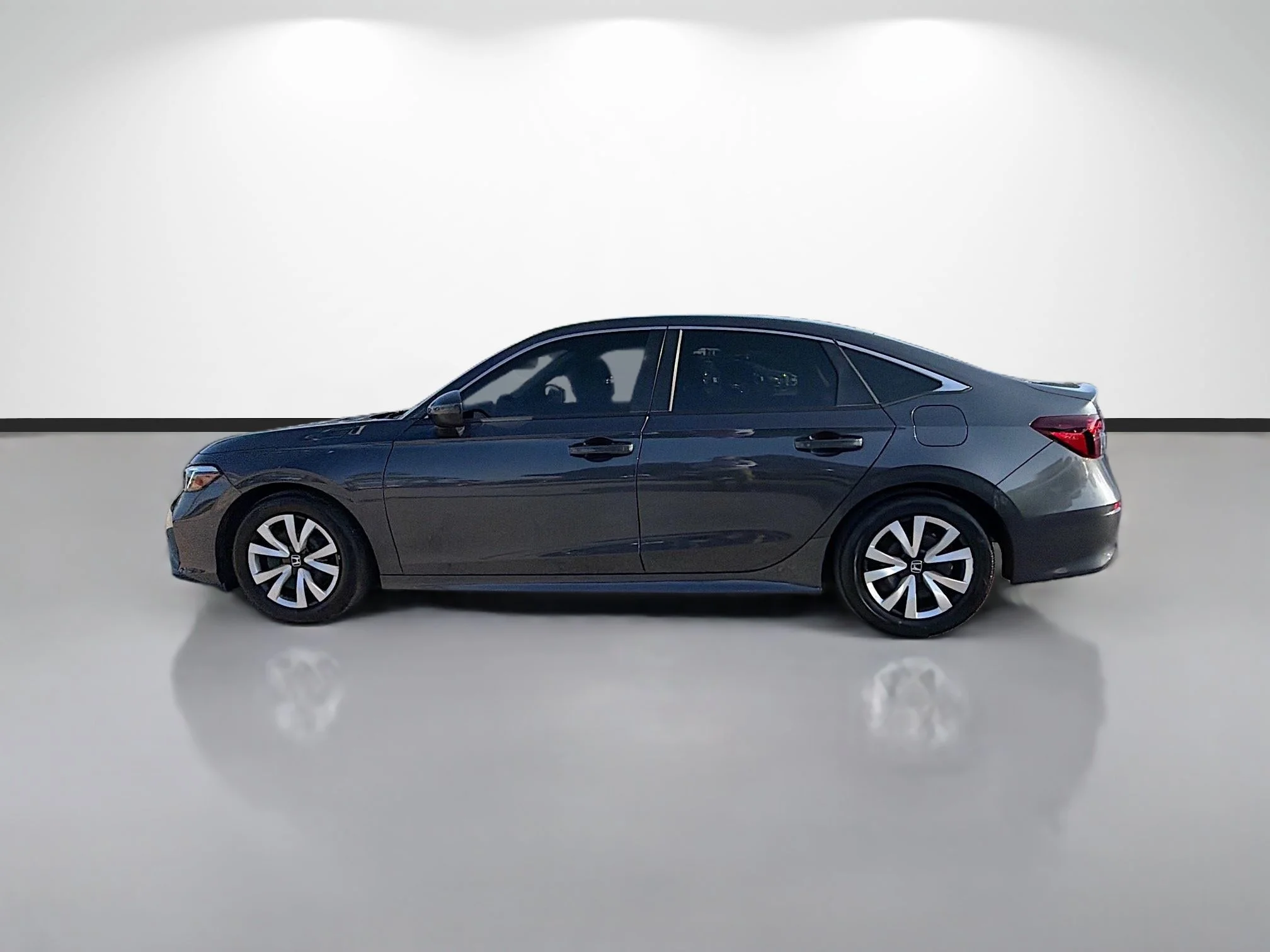 Used 2025 Meteorite Gray Metallic Honda LX image 6