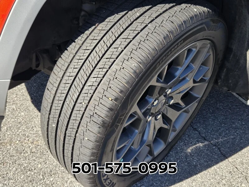 Used 2023 Silver JEEP SUMMIT 4X4 image 23
