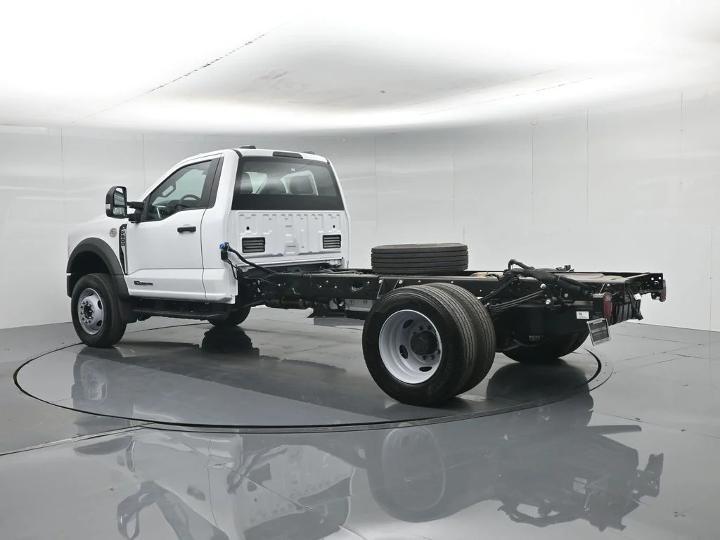 New 2026 Oxford White Ford XL image 18