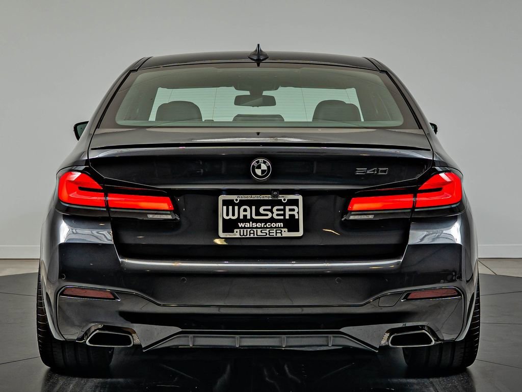 Used 2023 Dark Graphite Metallic BMW 540i image 6