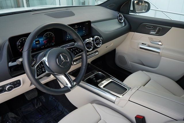 Used 2026  Mercedes-Benz GLA 250 image 2