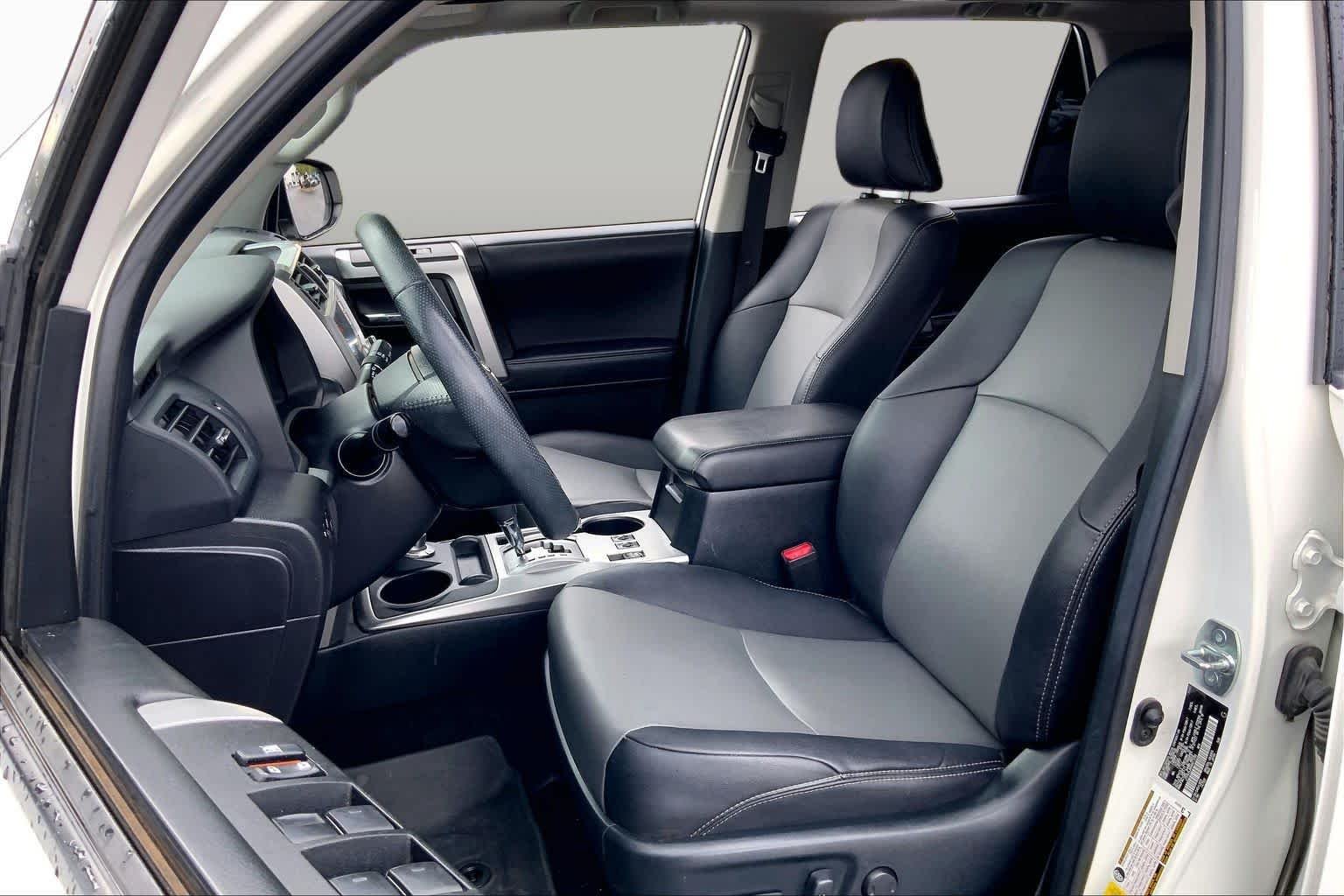Used 2022 White Toyota SR5 Premium image 9