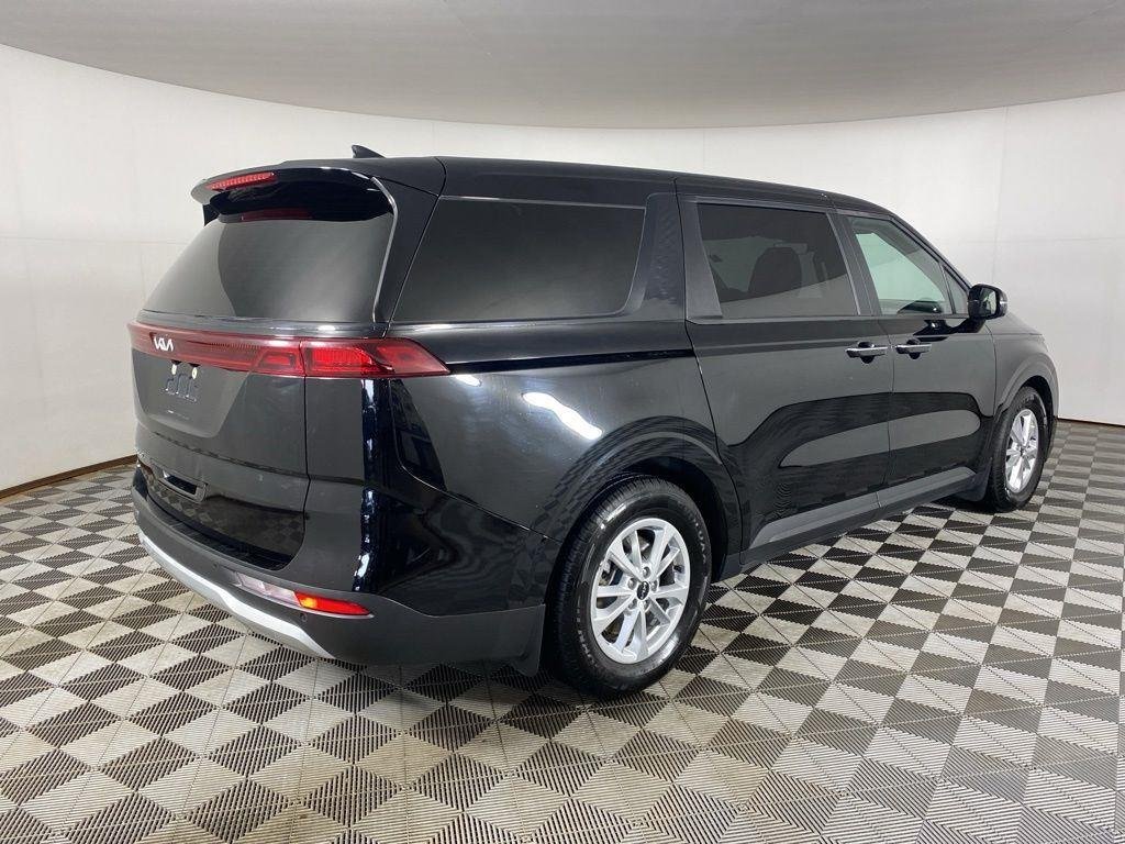 Used 2022 Aurora Black Kia LXS image 7