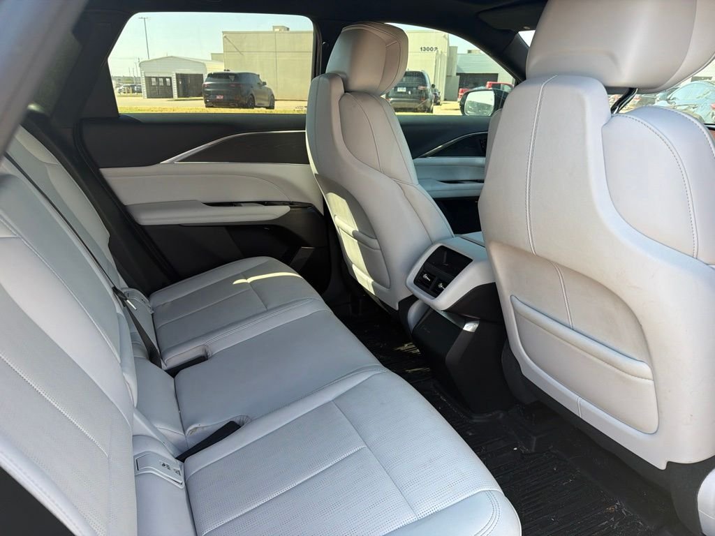 Used 2024 Silver Cadillac Luxury image 8