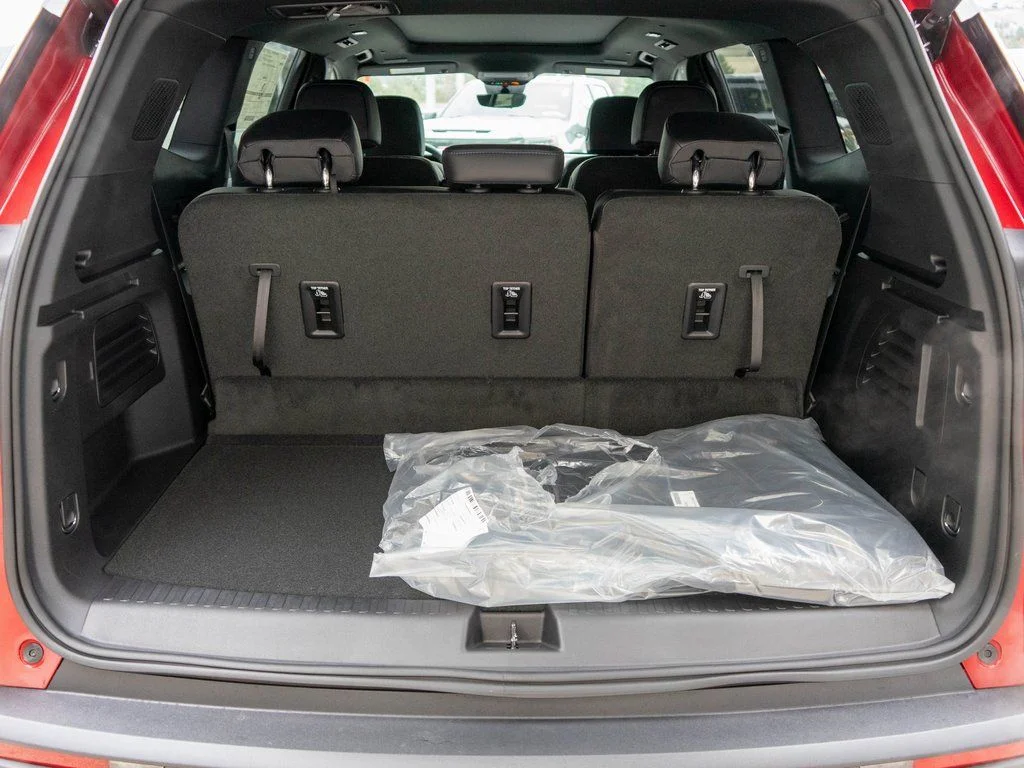 Used 2026 Red GMC Elevation image 35