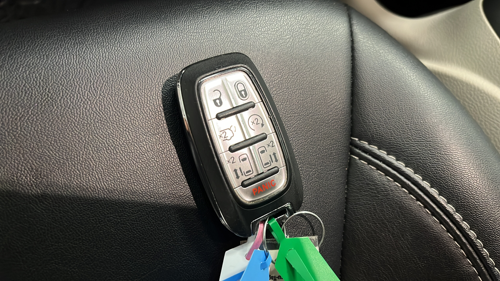 Used 2024 Silver Mist Clearcoat Chrysler Touring L image 20