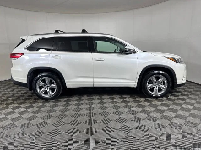 Certified Used 2019 Blizzard Pearl Toyota Limited image 2