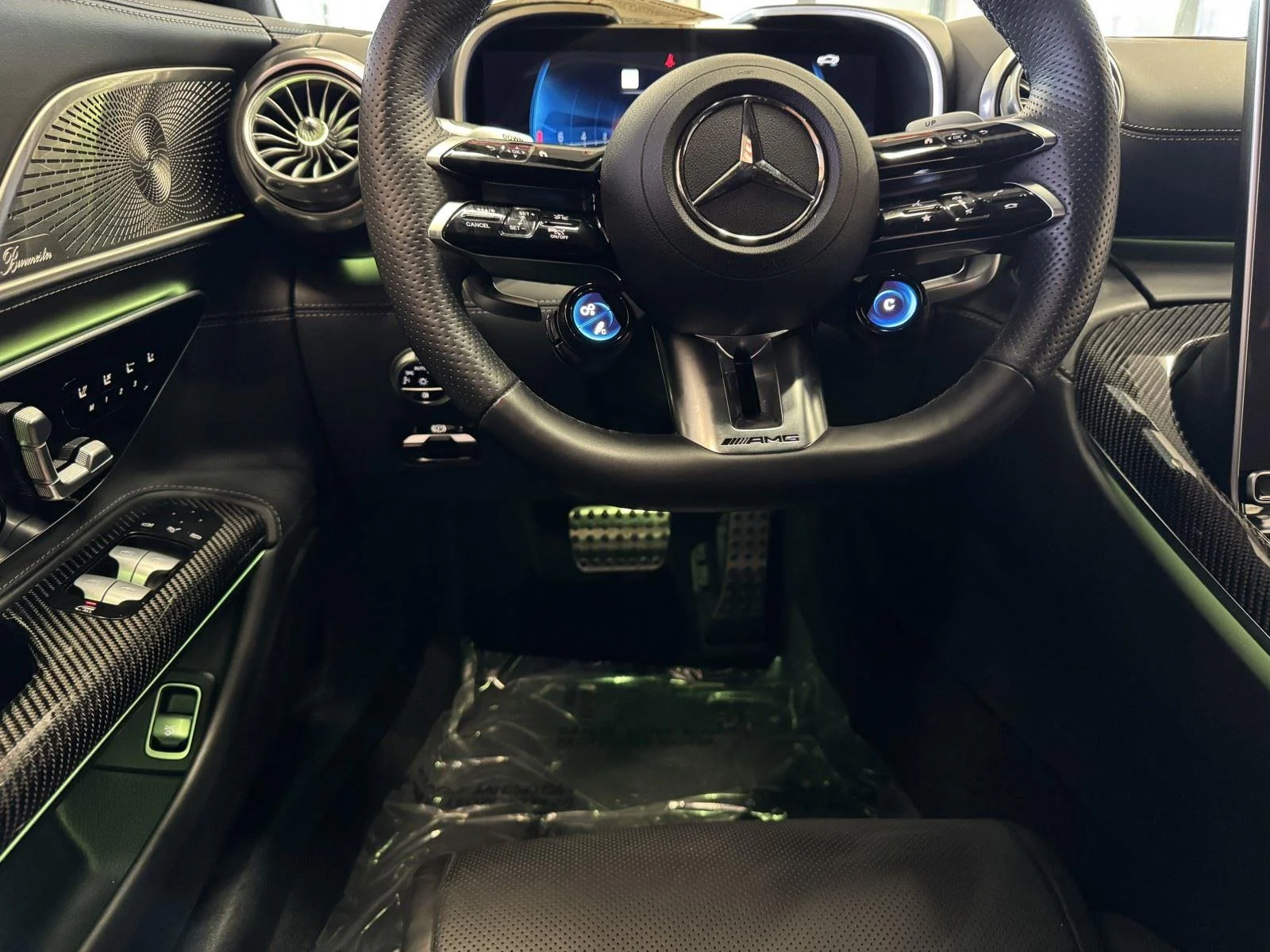 Used 2022  Mercedes-Benz AMG® SL 63 image 11
