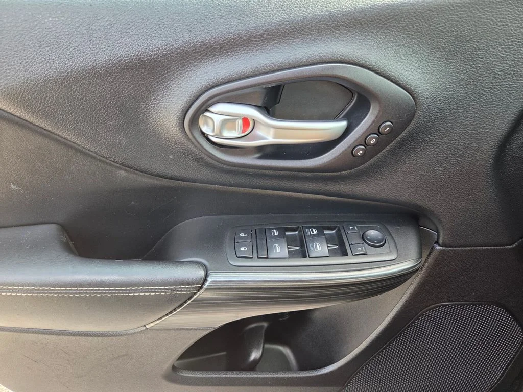 Used 2014 Black Jeep Limited image 24