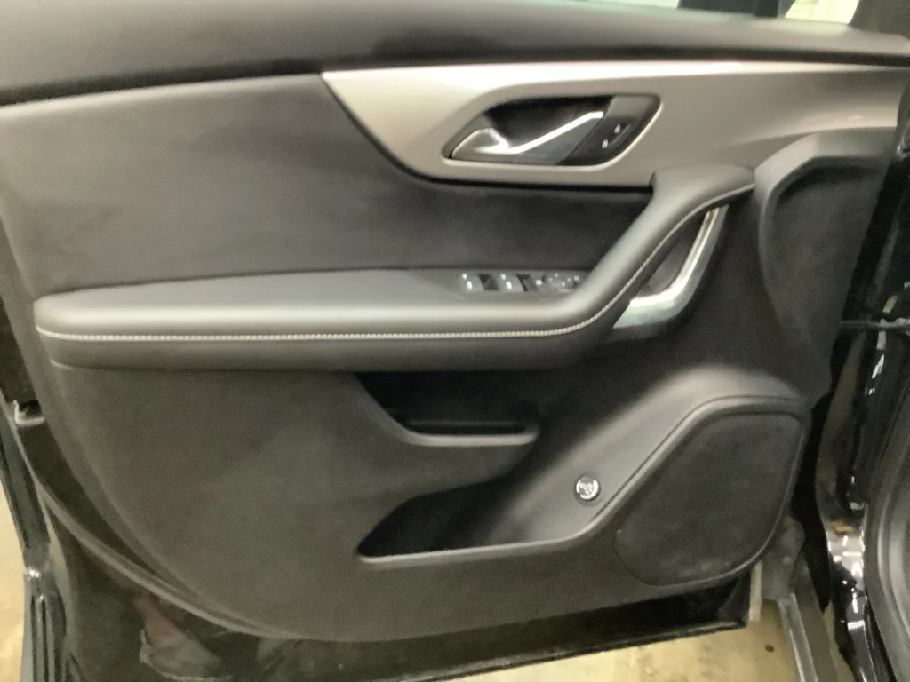 Used 2023 BLACK Chevrolet LT image 12