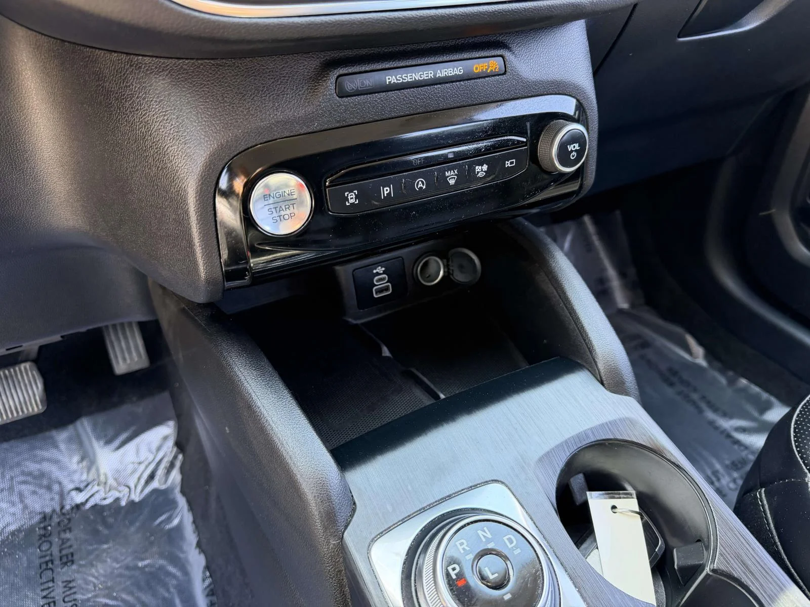 Used 2024 Silver Ford Platinum image 30
