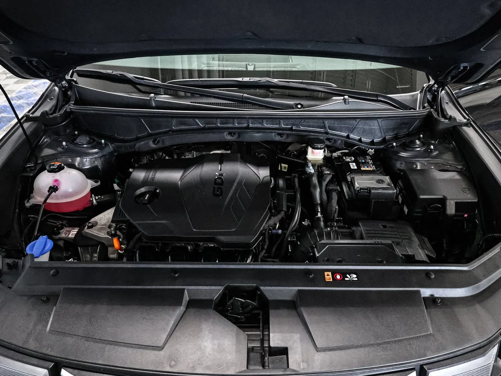 Used 2025 Black Hyundai SEL Activity image 17
