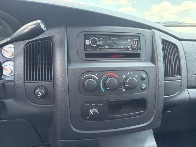 Used 2004 Black Dodge SLT image 6