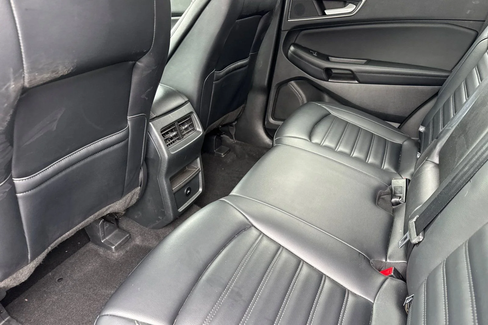 Used 2024 Iconic Silver Ford SEL image 12