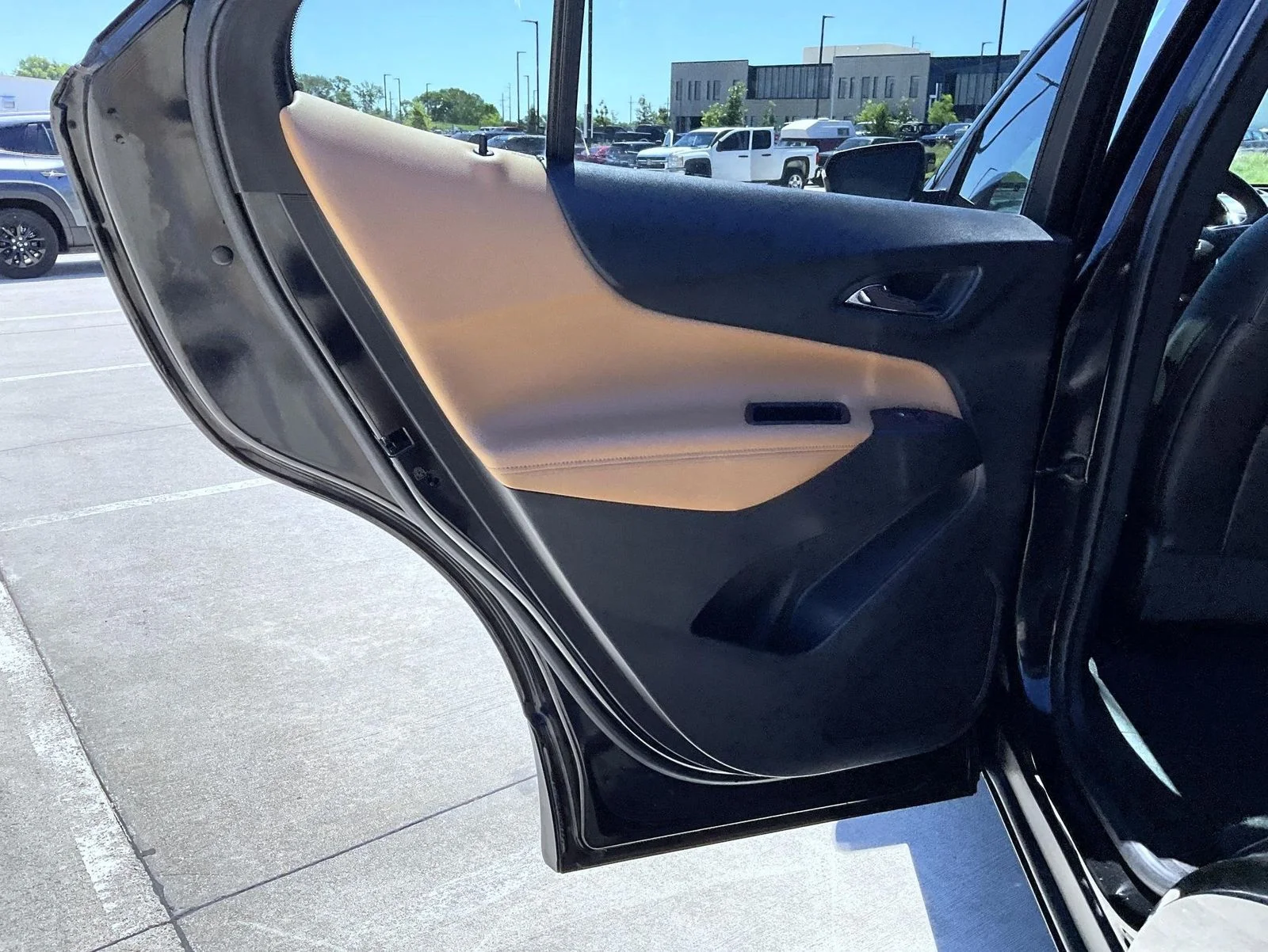 Used 2020 Black Chevrolet Premier image 18